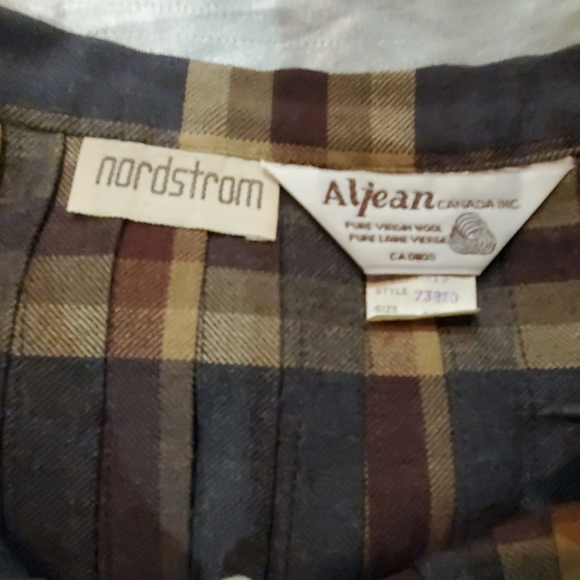 Pleated tartan skirt - Picture 3 of 4